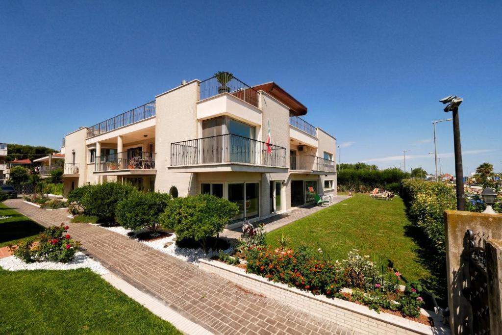 Il Sorriso Di Angelina Bed & Breakfast Pescara Luaran gambar
